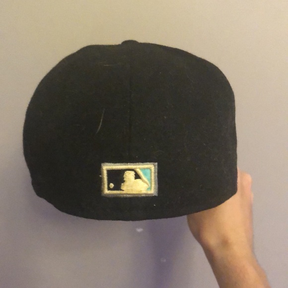 Fitted 7 3/8 - Picture 3 of 3